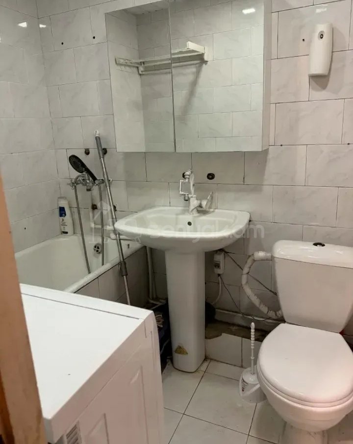 3 Սենյականոց Բնակարան Քարե Շենքում, 56քմ, 3/4 հարկ, Կապիտալ Վերանորոգված