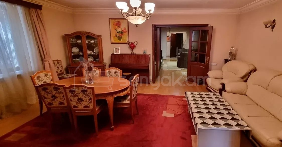 3 Սենյականոց Բնակարան Քարե Շենքում, 96քմ, 2/5 հարկ, Նորմալ Վիճակում
