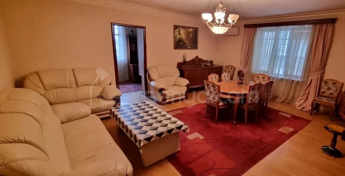 3 Սենյականոց Բնակարան Քարե Շենքում, 96քմ, 2/5 հարկ, Նորմալ Վիճակում