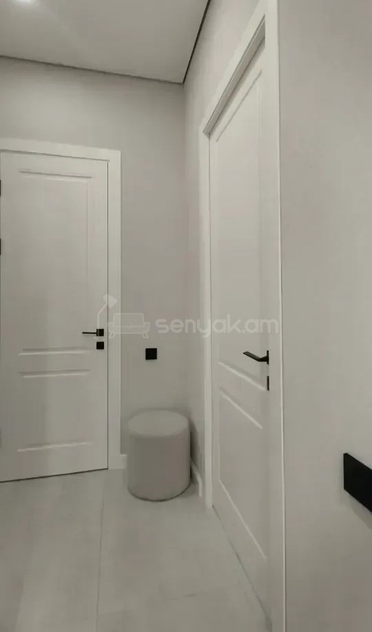 4 Սենյականոց Բնակարան Նորակառույցում, 74քմ, 8/12 հարկ, Կապիտալ Վերանորոգված