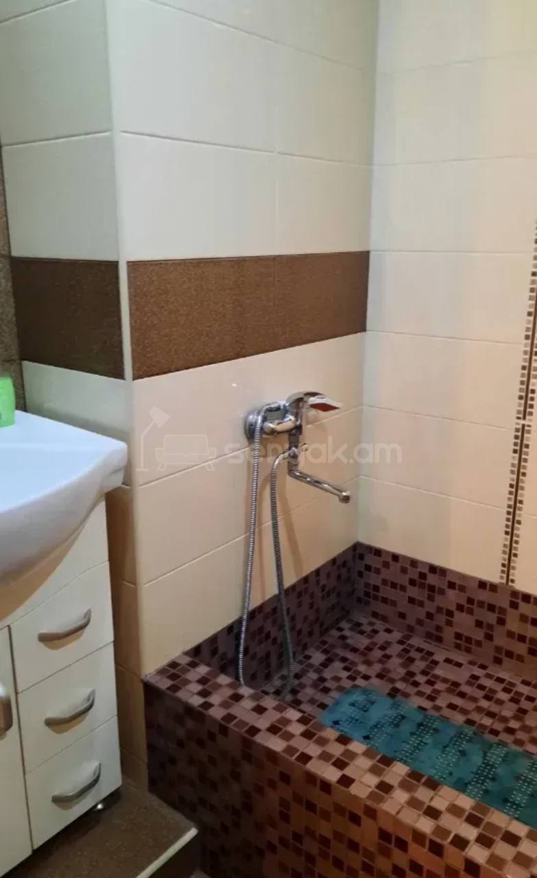 1 Սենյականոց Բնակարան, 40քմ, 5/12 հարկ, Նորմալ Վիճակում, Կահավորված