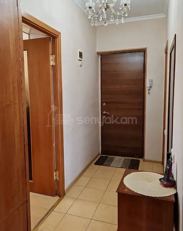 3 Սենյականոց Բնակարան Քարե Շենքում, 76քմ, 3/5 հարկ, Կապիտալ Վերանորոգված