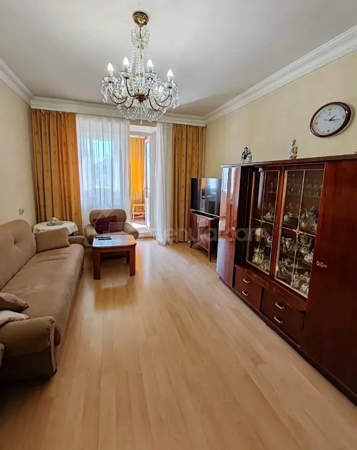 3 Սենյականոց Բնակարան Քարե Շենքում, 76քմ, 3/5 հարկ, Կապիտալ Վերանորոգված