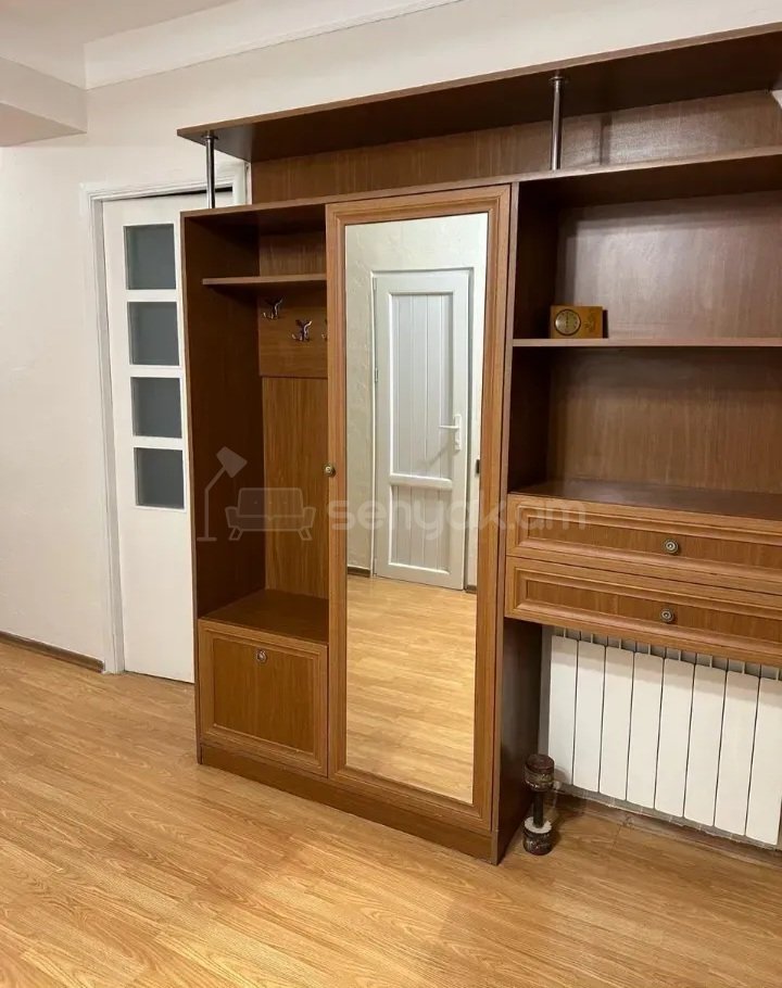 4 Սենյականոց Բնակարան Քարե Շենքում, 105քմ, 5/14 հարկ, Կապիտալ Վերանորոգված, Կահավորված