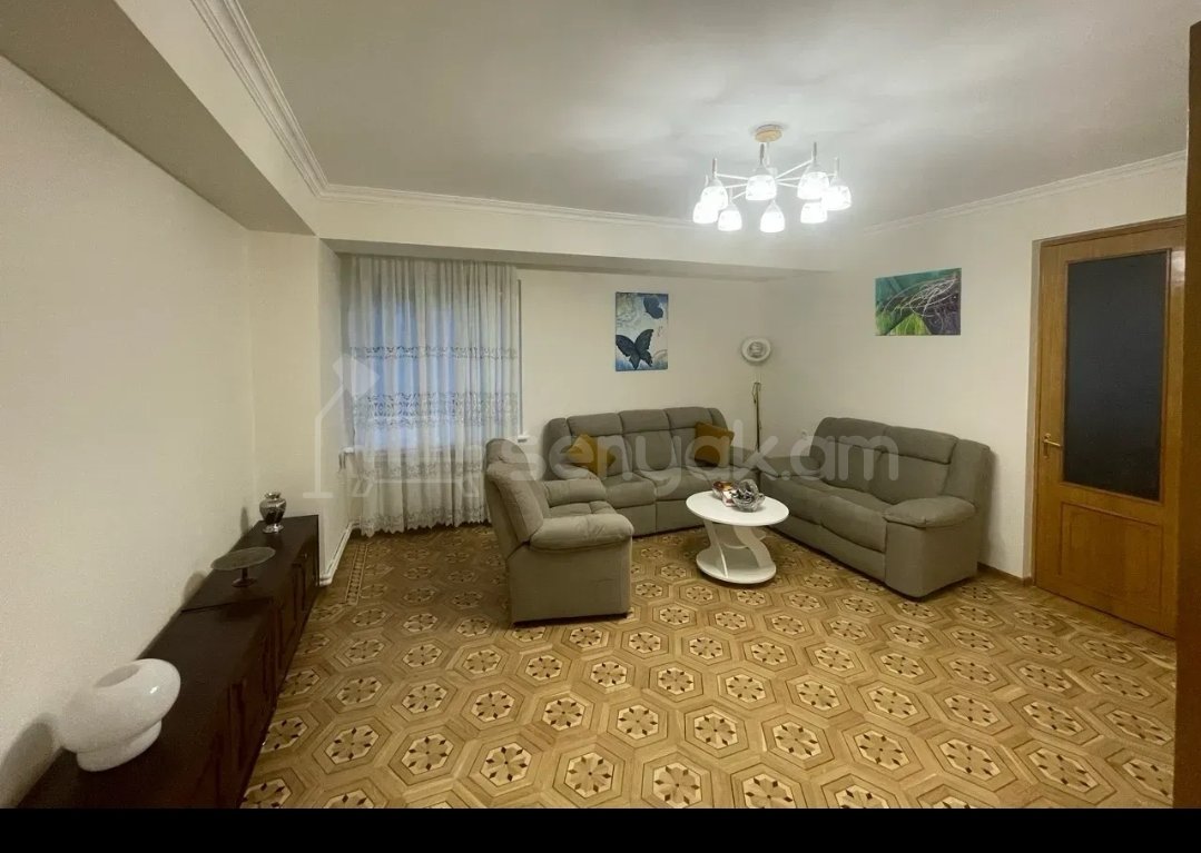 3 Սենյականոց Բնակարան, 67քմ, 2/14 հարկ, Նորմալ Վիճակում