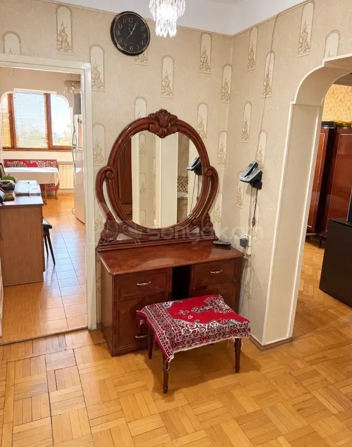 4 Սենյականոց Բնակարան Քարե Շենքում, 85քմ, 5/9 հարկ, Կապիտալ Վերանորոգված, Կահավորված