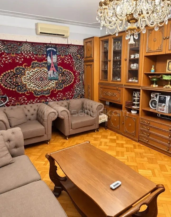 4 Սենյականոց Բնակարան Քարե Շենքում, 85քմ, 5/9 հարկ, Կապիտալ Վերանորոգված, Կահավորված