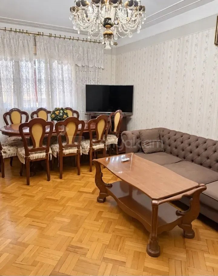 4 Սենյականոց Բնակարան Քարե Շենքում, 85քմ, 5/9 հարկ, Կապիտալ Վերանորոգված, Կահավորված