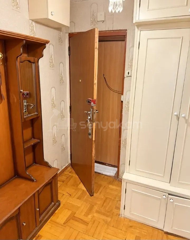 4 Սենյականոց Բնակարան Քարե Շենքում, 85քմ, 5/9 հարկ, Կապիտալ Վերանորոգված, Կահավորված