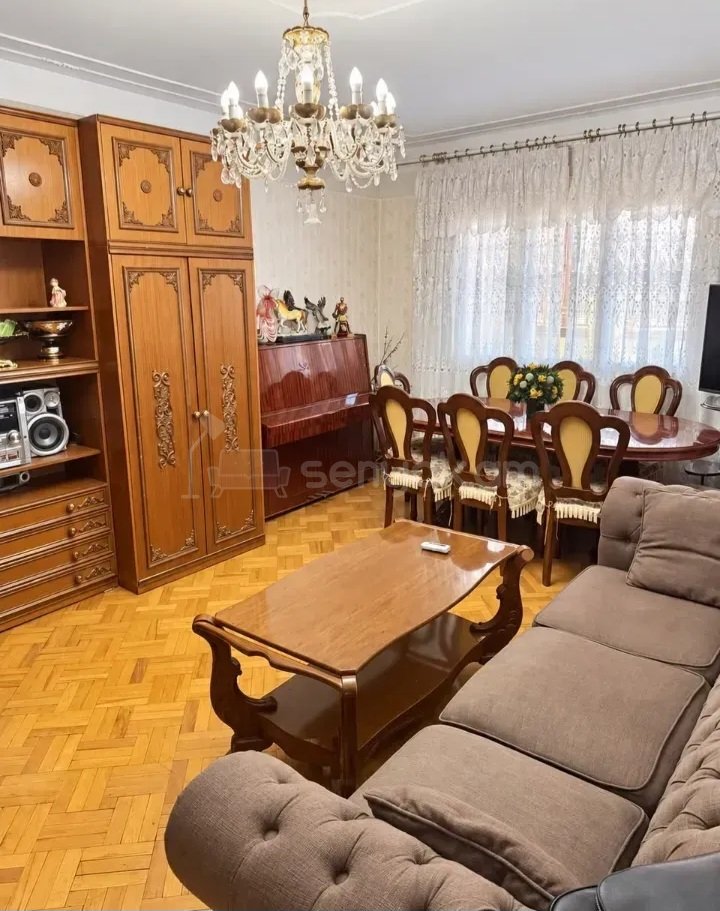 4 Սենյականոց Բնակարան Քարե Շենքում, 85քմ, 5/9 հարկ, Կապիտալ Վերանորոգված, Կահավորված