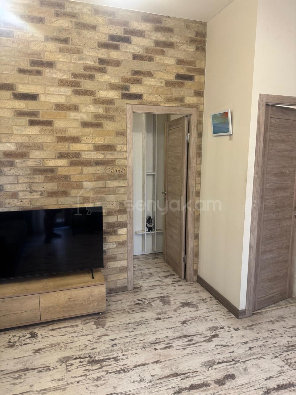 2 Սենյականոց Բնակարան Նորակառույցում, 43քմ, 2/7 հարկ, Կապիտալ Վերանորոգված