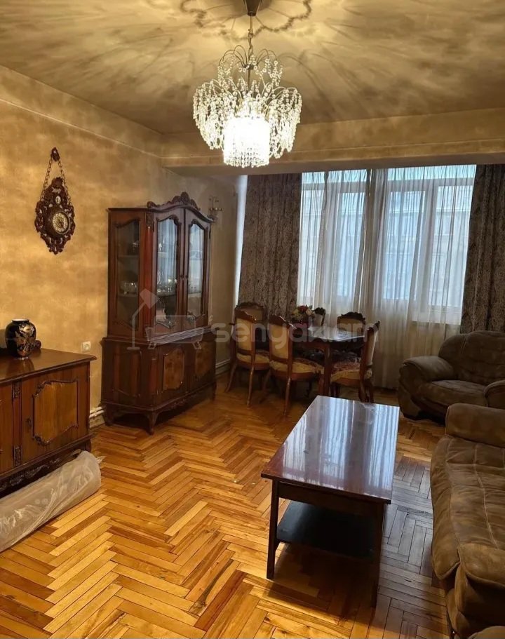3 Սենյականոց Բնակարան Քարե Շենքում, 100քմ, 5/5 հարկ, Կապիտալ Վերանորոգված, Կահավորված