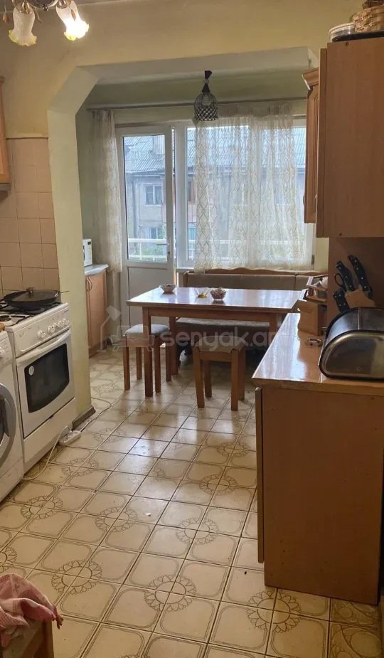 2 Սենյականոց Բնակարան Քարե Շենքում, 80քմ, 4/4 հարկ, Կապիտալ Վերանորոգված, Կահավորված