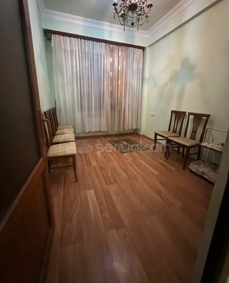 2 Սենյականոց Բնակարան, 70քմ, 1/4 հարկ, Կոսմետիկ Վերանորոգված, Կահավորված