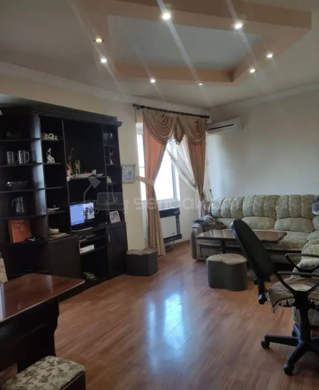 2 Սենյականոց Բնակարան, 41քմ, 3/9 հարկ, Կոսմետիկ Վերանորոգված, Կահավորված