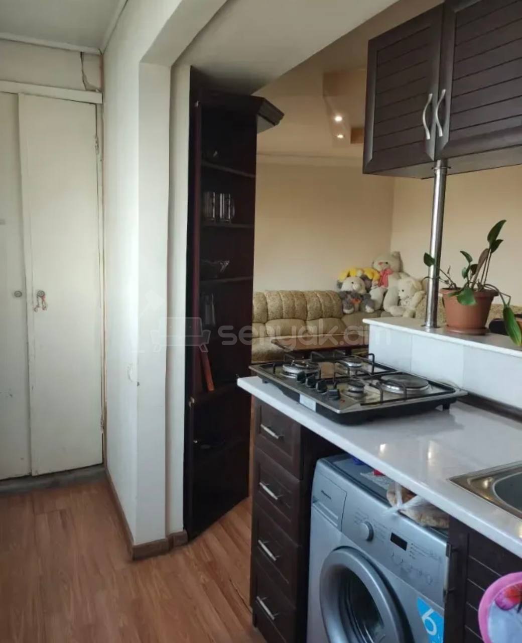 2 Սենյականոց Բնակարան, 41քմ, 3/9 հարկ, Կոսմետիկ Վերանորոգված, Կահավորված