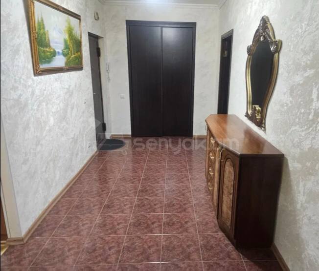 3 Սենյականոց Բնակարան, 89քմ, 5/9 հարկ, Կոսմետիկ Վերանորոգված, Կահավորված