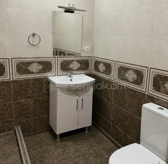 3 Սենյականոց Բնակարան Նորակառույցում, 111քմ, 2/5 հարկ, Կապիտալ Վերանորոգված