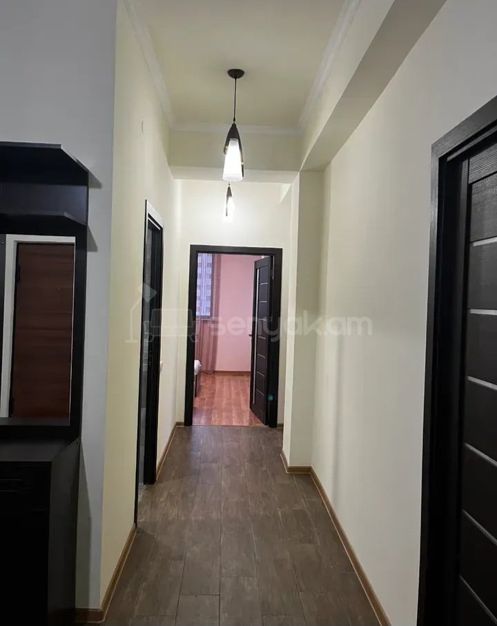 3 Սենյականոց Բնակարան Քարե Շենքում, 96քմ, 8/14 հարկ, Կապիտալ Վերանորոգված, Կահավորված