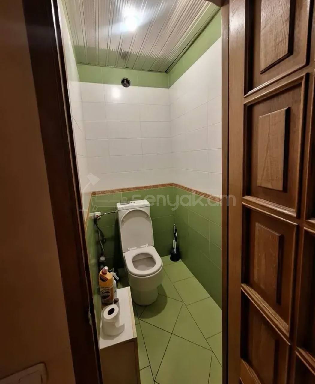 4 Սենյականոց Բնակարան Քարե Շենքում, 112քմ, 5/5 հարկ, Նորմալ Վիճակում, Կահավորված