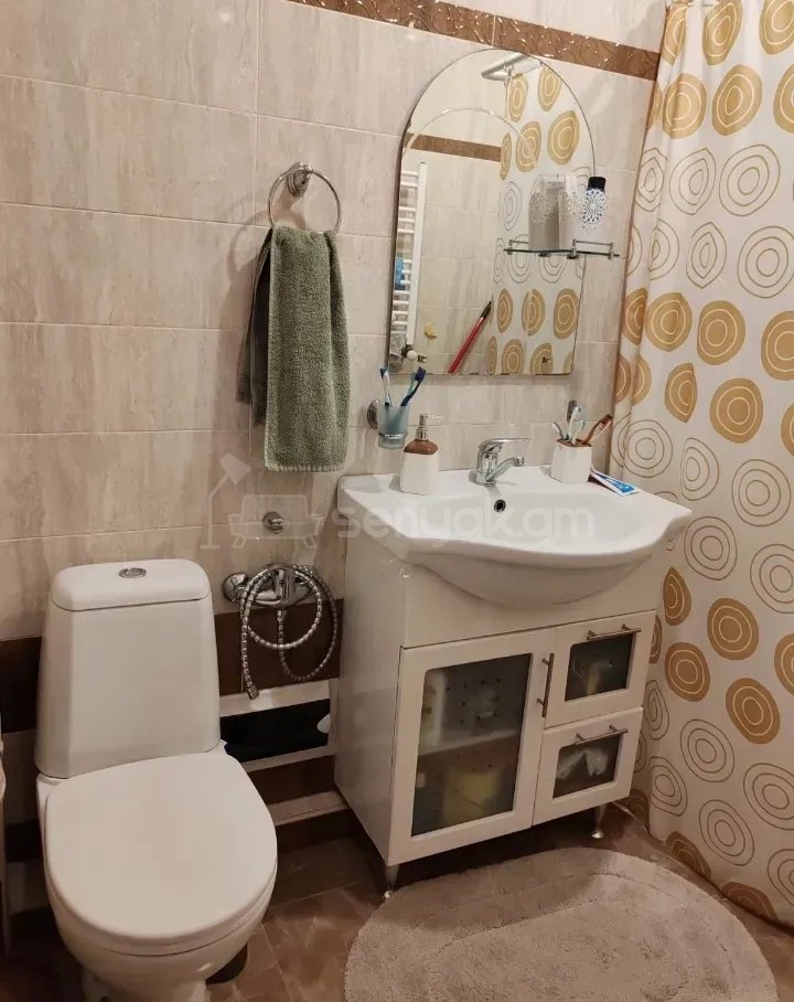 3 Սենյականոց Բնակարան Քարե Շենքում, 76քմ, 3/5 հարկ, Կապիտալ Վերանորոգված