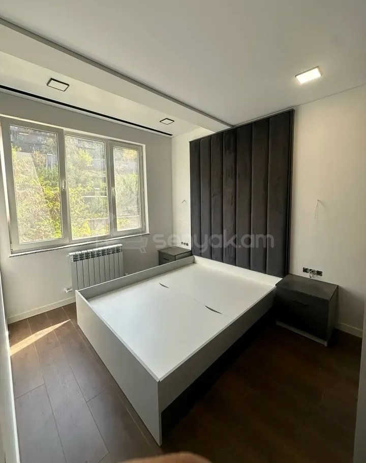 2 Սենյականոց Բնակարան Քարե Շենքում, 54քմ, 4/6 հարկ, Դիզայներական Վերանորոգված