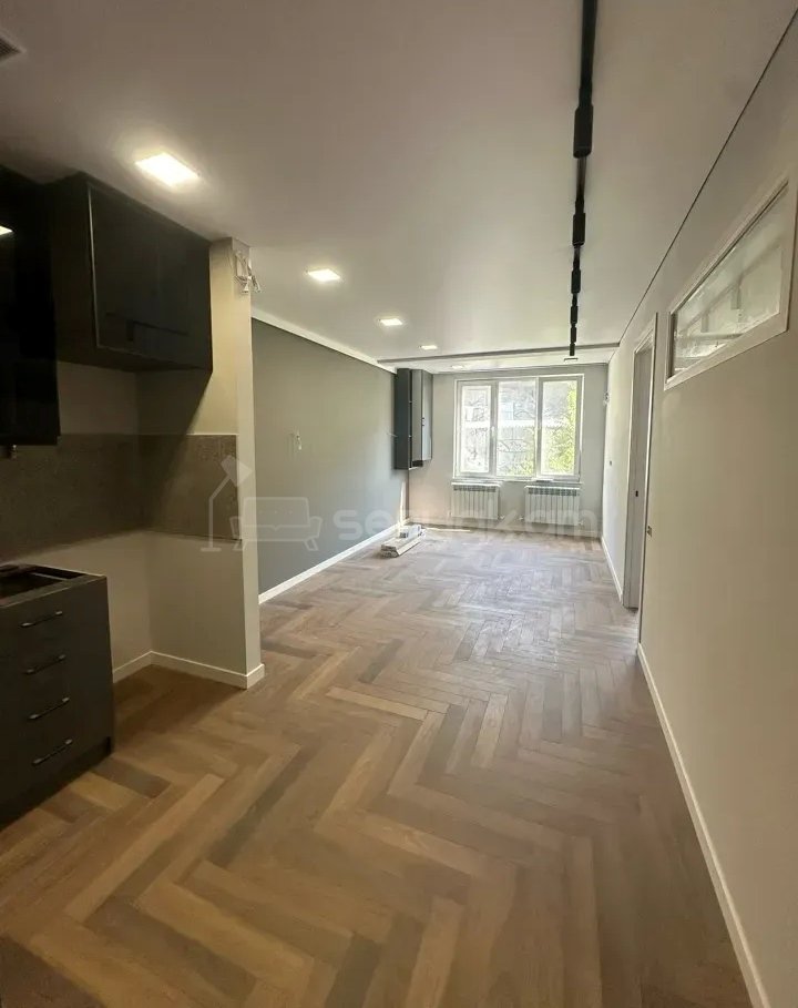 2 Սենյականոց Բնակարան Քարե Շենքում, 54քմ, 4/6 հարկ, Կապիտալ Վերանորոգված