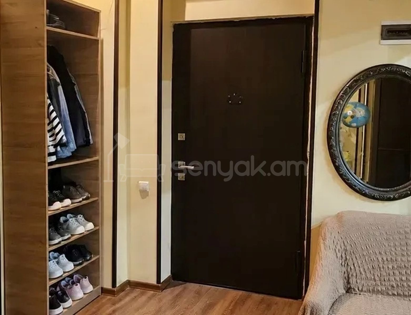 3 Սենյականոց Բնակարան Քարե Շենքում, 93քմ, 4/4 հարկ, Կապիտալ Վերանորոգված