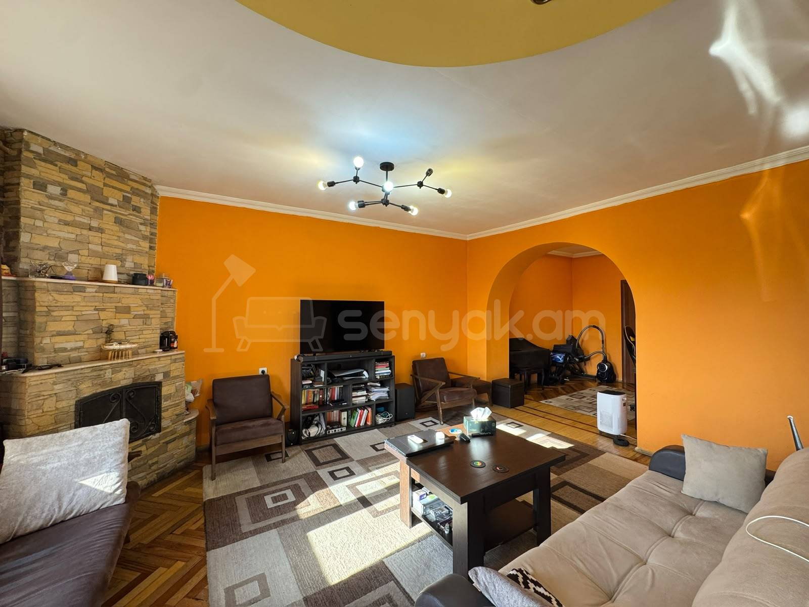 2 Սենյականոց Բնակարան Քարե Շենքում, 57քմ, 5/5 հարկ, Կապիտալ Վերանորոգված
