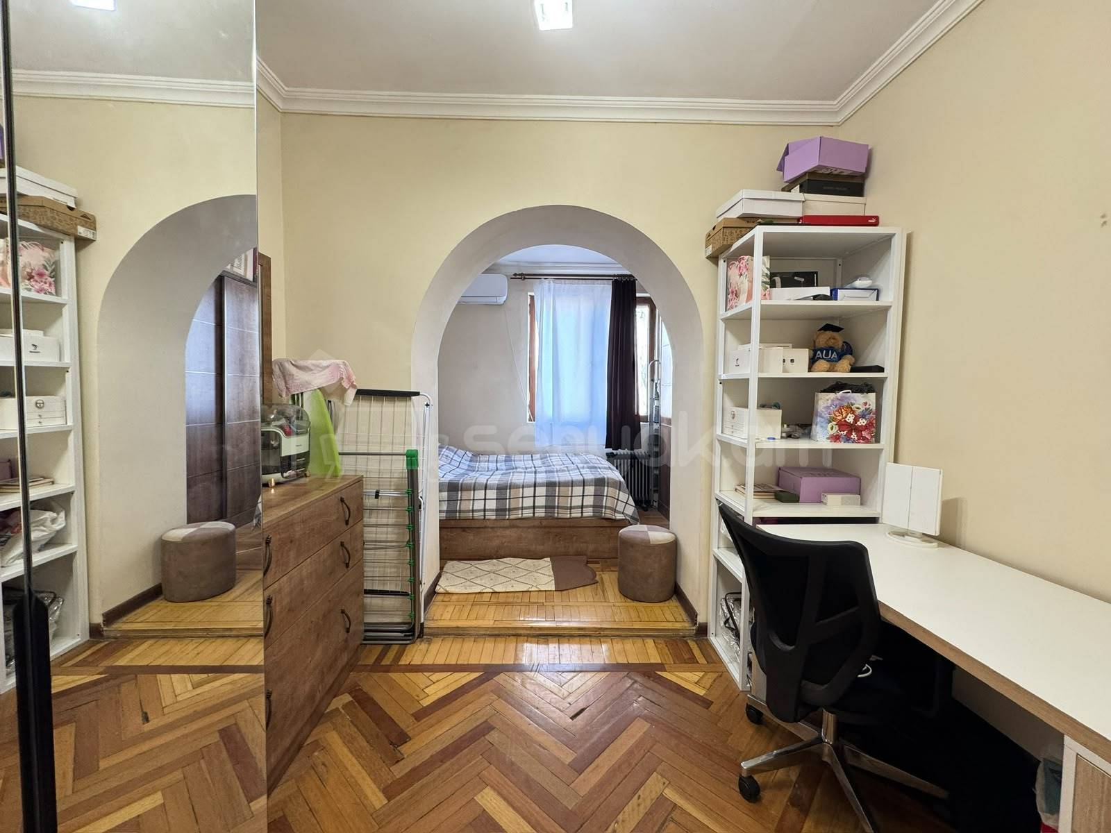 2 Սենյականոց Բնակարան Քարե Շենքում, 57քմ, 5/5 հարկ, Կապիտալ Վերանորոգված
