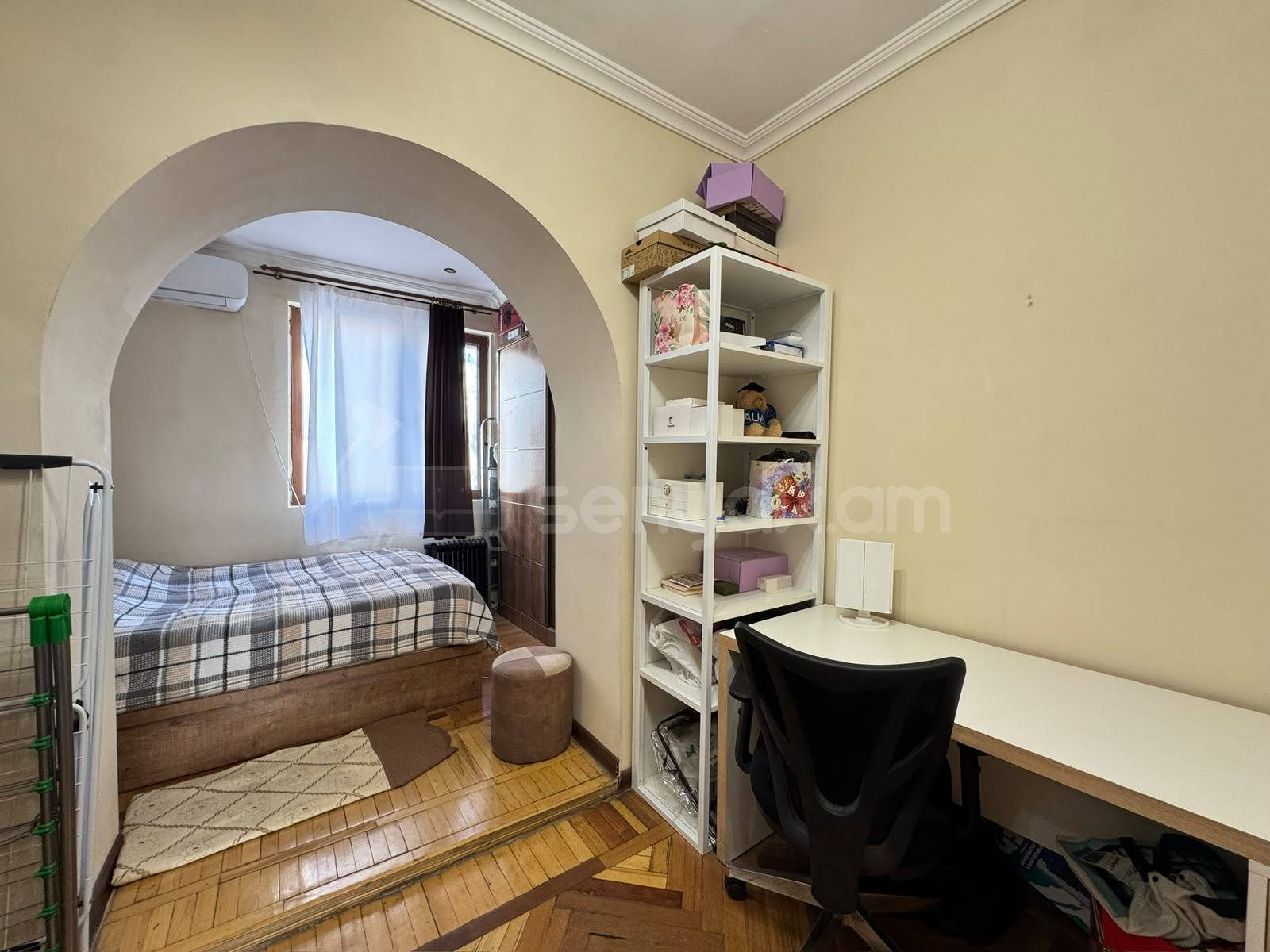 2 Սենյականոց Բնակարան Քարե Շենքում, 57քմ, 5/5 հարկ, Կապիտալ Վերանորոգված