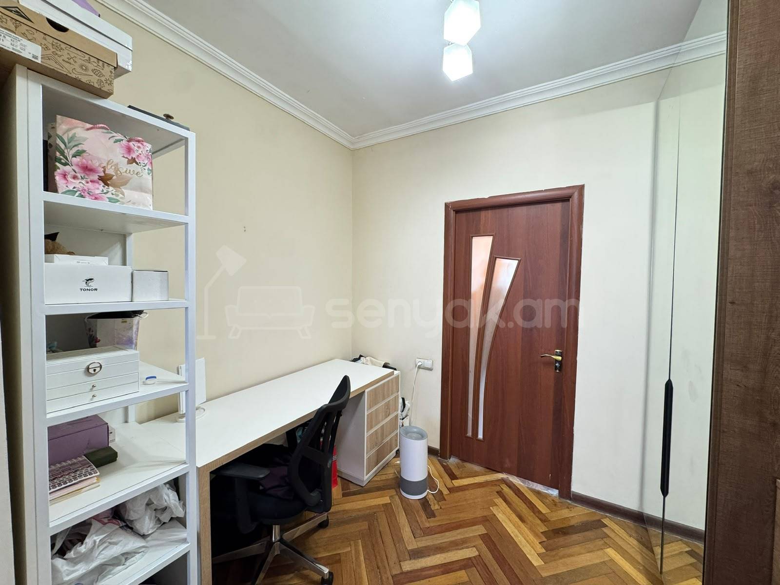 2 Սենյականոց Բնակարան Քարե Շենքում, 57քմ, 5/5 հարկ, Նորմալ Վիճակում