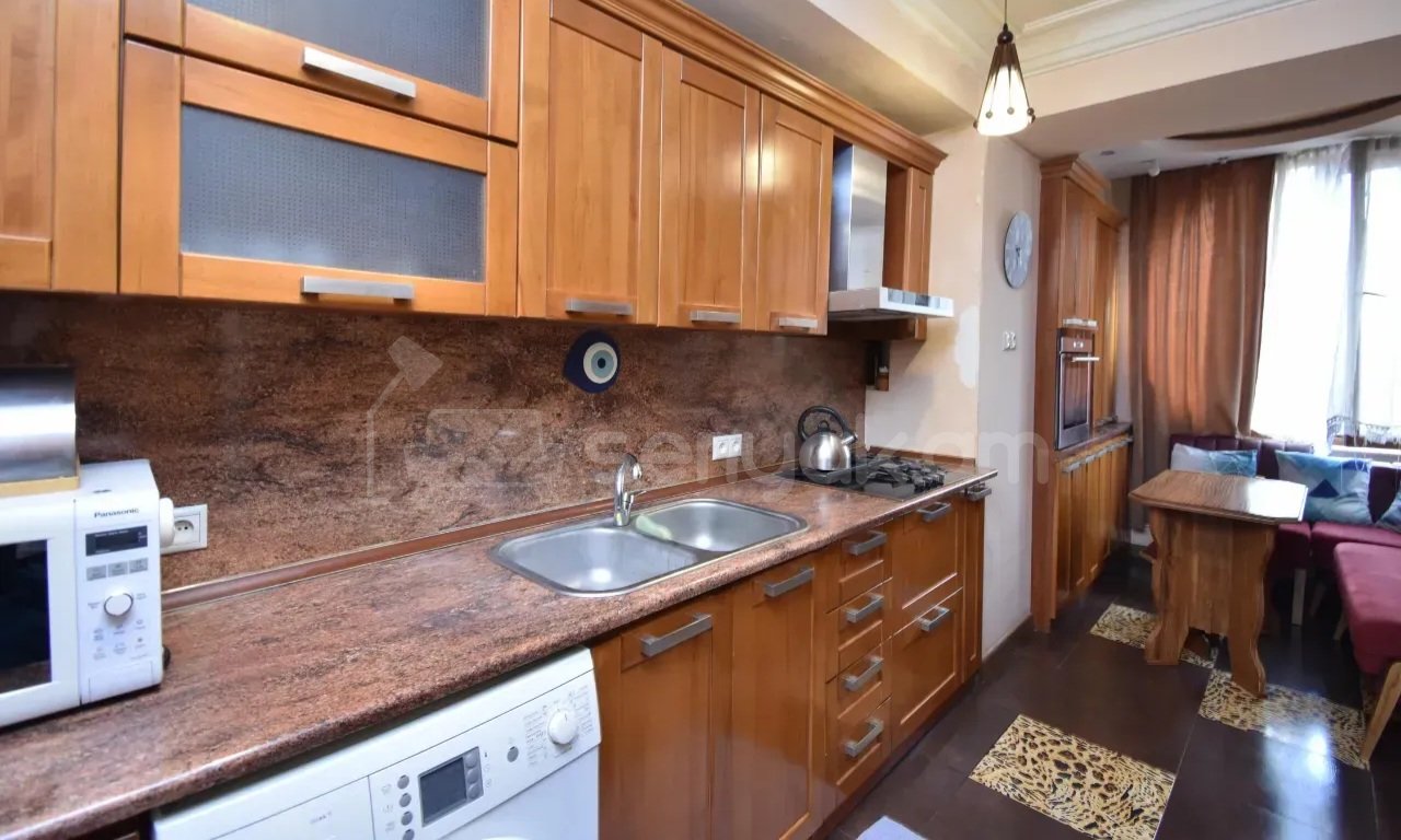 3 Սենյականոց Բնակարան Քարե Շենքում, 100քմ, 6/16 հարկ, Կապիտալ Վերանորոգված, Կահավորված