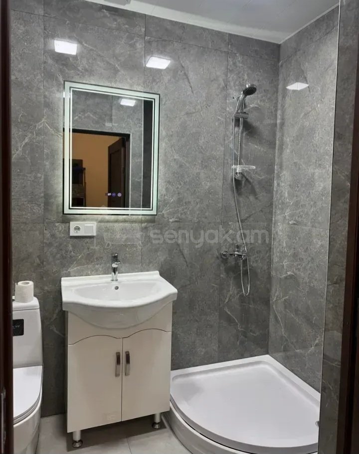 3 Սենյականոց Բնակարան Քարե Շենքում, 73քմ, 5/16 հարկ, Դիզայներական Վերանորոգված, Կահավորված