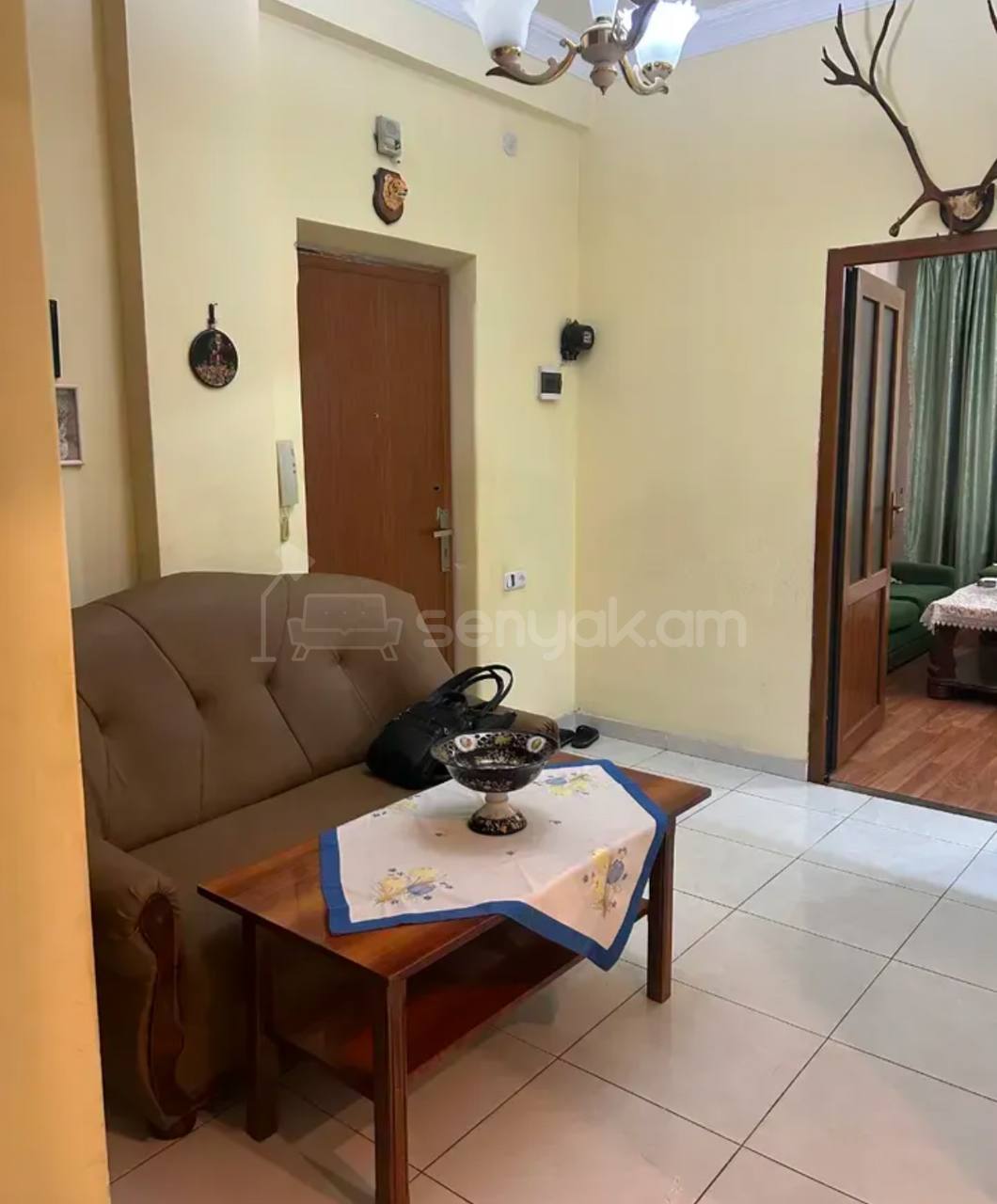 2 Սենյականոց Բնակարան Քարե Շենքում, 70քմ, 1/4 հարկ, Կոսմետիկ Վերանորոգված, Կահավորված