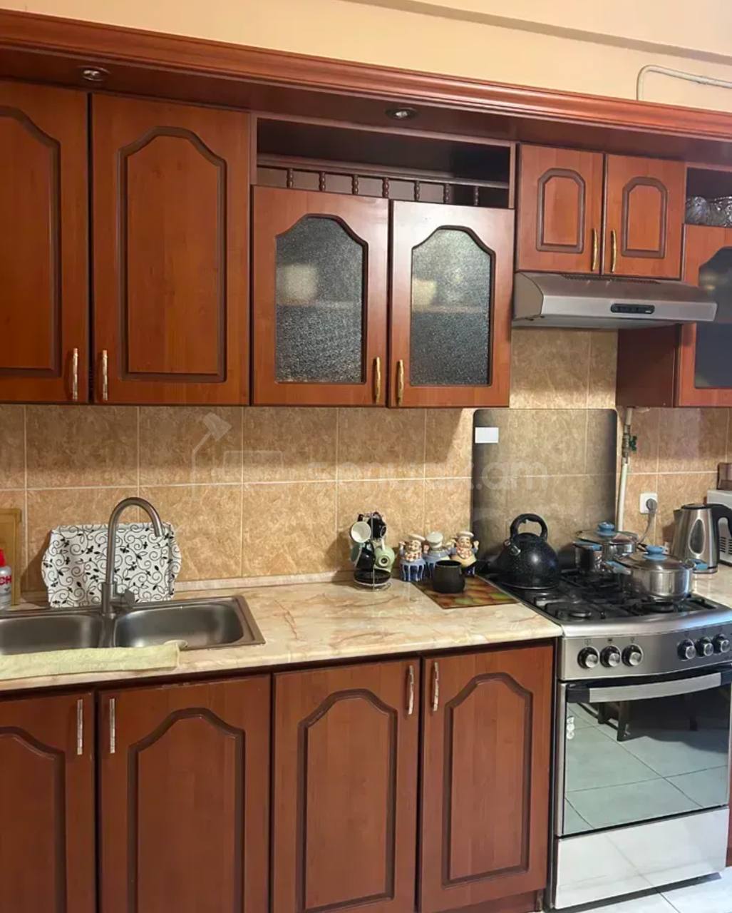 2 Սենյականոց Բնակարան Քարե Շենքում, 70քմ, 1/4 հարկ, Կոսմետիկ Վերանորոգված, Կահավորված
