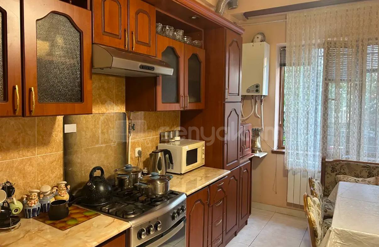 2 Սենյականոց Բնակարան Քարե Շենքում, 70քմ, 1/4 հարկ, Կապիտալ Վերանորոգված, Կահավորված