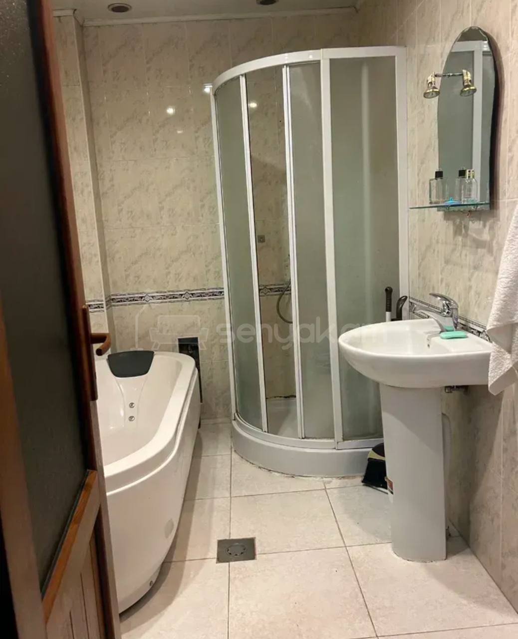 2 Սենյականոց Բնակարան Քարե Շենքում, 70քմ, 1/4 հարկ, Կապիտալ Վերանորոգված, Կահավորված