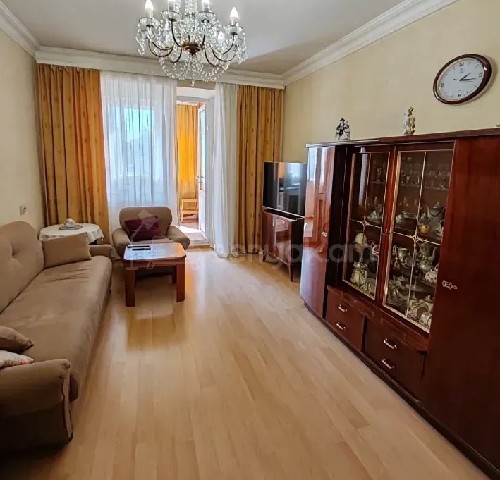 3 Սենյականոց Բնակարան Քարե Շենքում, 76քմ, 3/5 հարկ, Կոսմետիկ Վերանորոգված