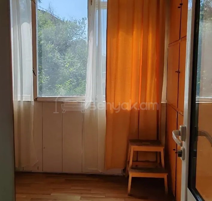 3 Սենյականոց Բնակարան Քարե Շենքում, 76քմ, 3/5 հարկ, Կոսմետիկ Վերանորոգված