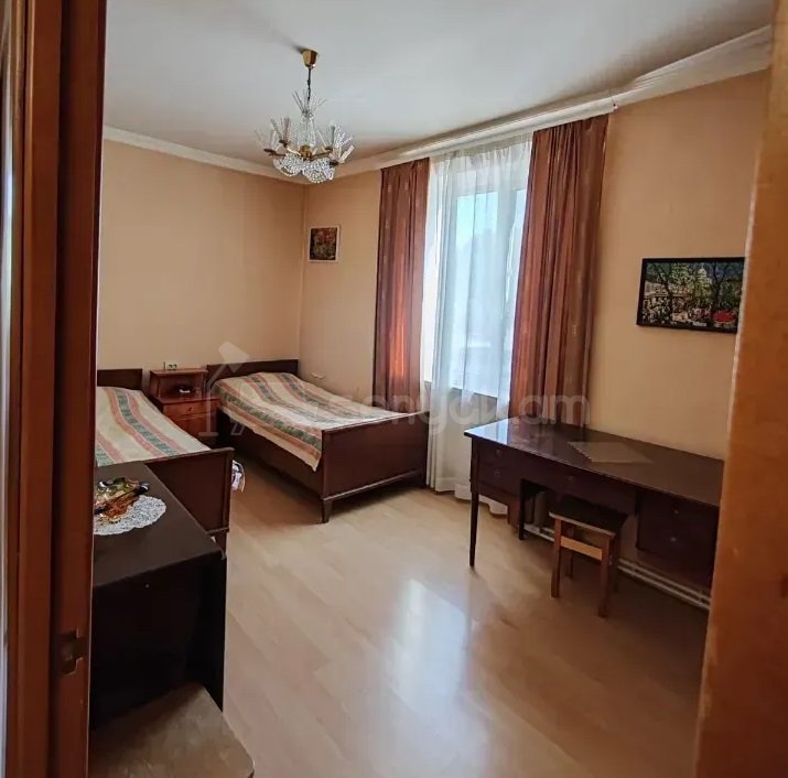 3 Սենյականոց Բնակարան Քարե Շենքում, 76քմ, 3/5 հարկ, Կոսմետիկ Վերանորոգված