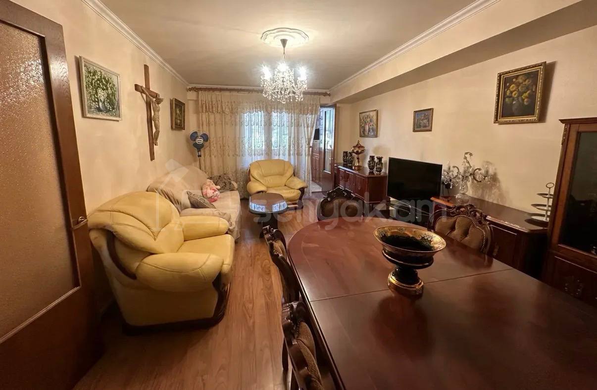 4 Սենյականոց Բնակարան, 93քմ, 4/9 հարկ, Կապիտալ Վերանորոգված, Կահավորված, Արևկող