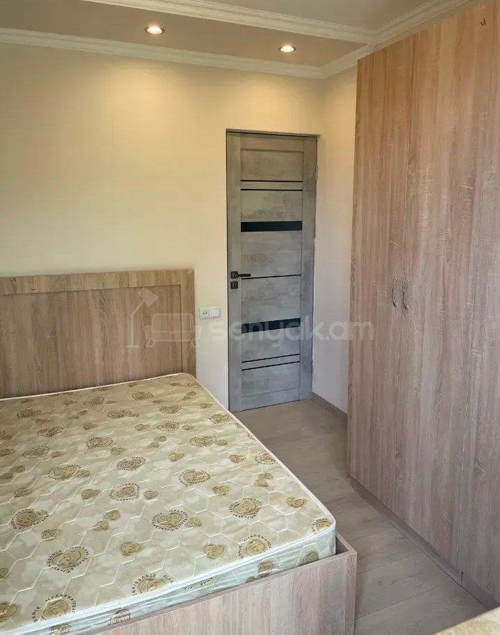 2 Սենյականոց Բնակարան Քարե Շենքում, 45քմ, 3/5 հարկ, Կապիտալ Վերանորոգված, Կահավորված, Արևկող