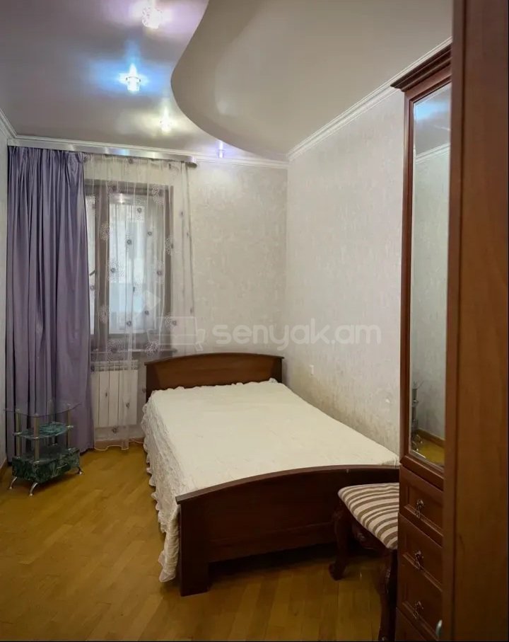 3 Սենյականոց Բնակարան Քարե Շենքում, 100քմ, 3/9 հարկ, Կապիտալ Վերանորոգված, Կահավորված