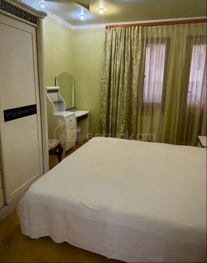3 Սենյականոց Բնակարան Քարե Շենքում, 100քմ, 3/9 հարկ, Կապիտալ Վերանորոգված, Կահավորված