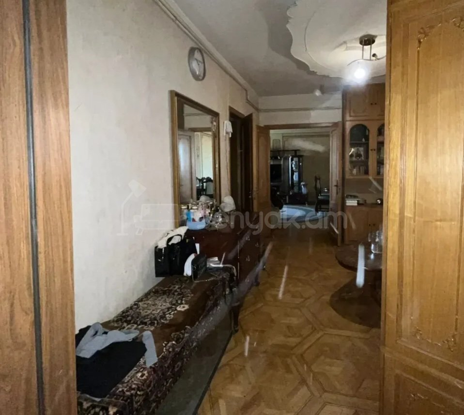 3 Սենյականոց Բնակարան, 93քմ, 11/12 հարկ, Պետական Վիճակում