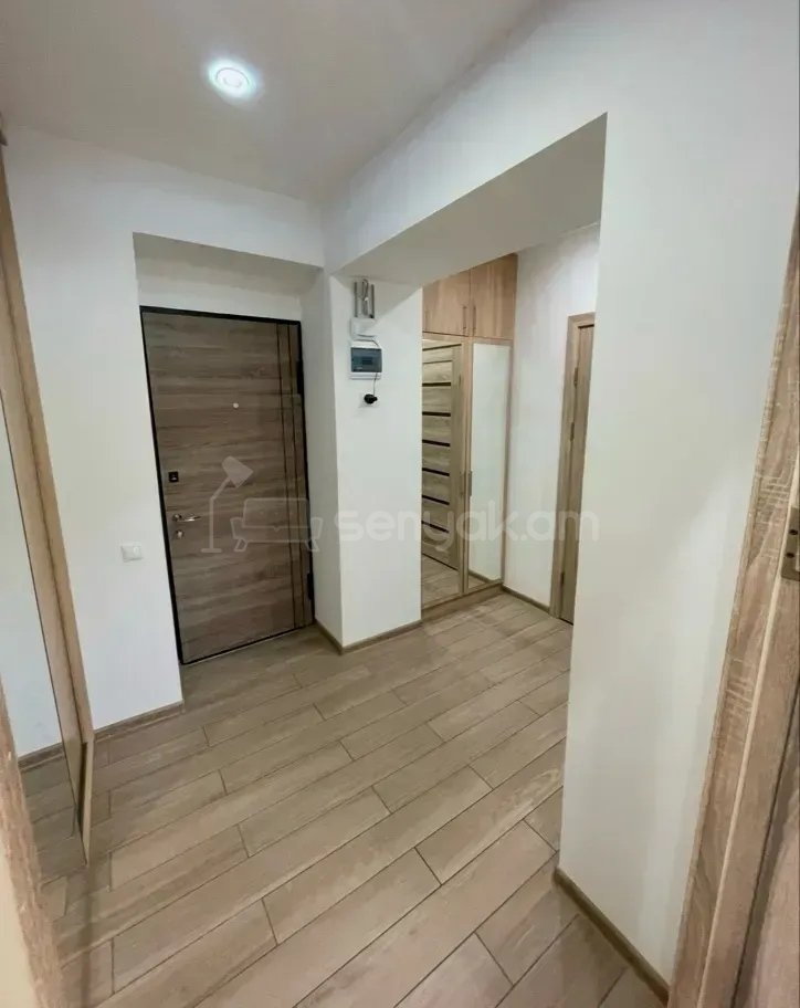 2 Սենյականոց Բնակարան Քարե Շենքում, 56քմ, 1/5 հարկ, Կապիտալ Վերանորոգված