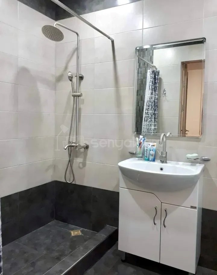 2 Սենյականոց Բնակարան Քարե Շենքում, 56քմ, 1/5 հարկ, Կապիտալ Վերանորոգված