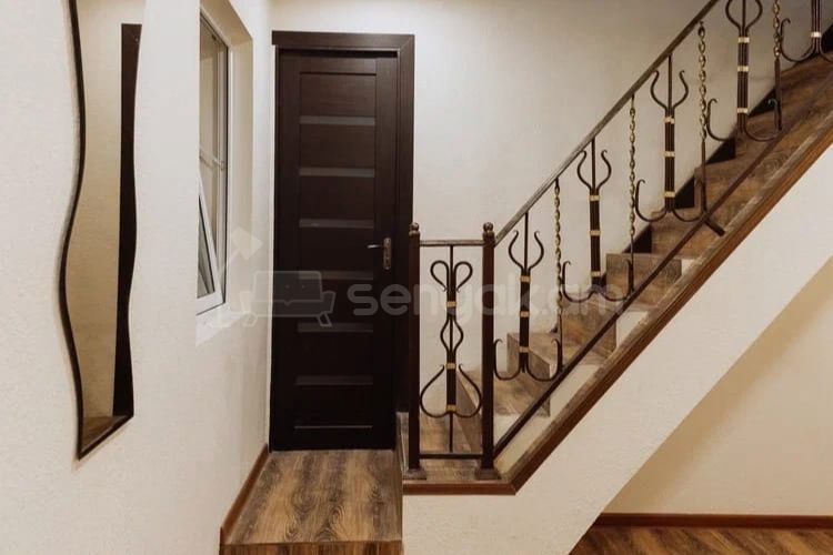 8 Սենյականոց Սեփական Տուն, 142քմ, Կոսմետիկ Վերանորոգված