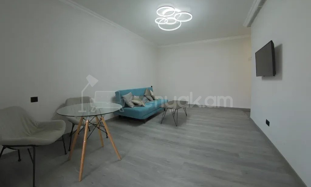 2 Սենյականոց Բնակարան Քարե Շենքում, 45քմ, 3/5 հարկ, Կապիտալ Վերանորոգված, Կահավորված, Արևկող